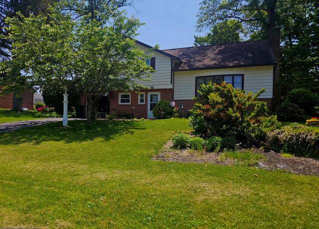 Property at 1510 Springside Dr, Lancaster, PA 17603, 4 beds, 2.5 baths