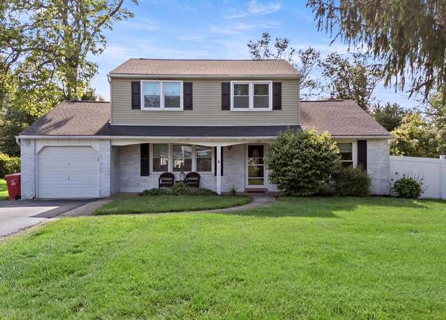 Property at 19 Buckwalter Rd, Audubon, PA 19403, 3 beds, 3 baths
