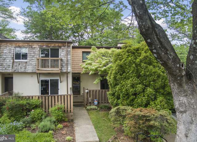 Property at 1636 Valencia Way, Reston, VA 20190, 3 beds, 3.5 baths