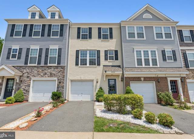 Property at 9924 Whitemoss Dr, Manassas, VA 20109, 4 beds, 3.5 baths