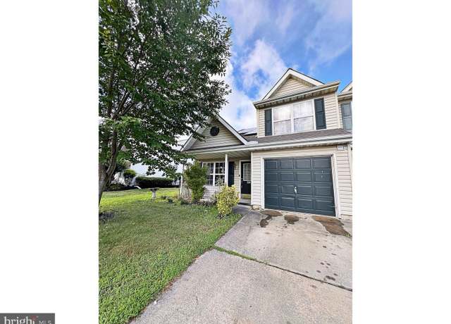 Property at 326 Marldale Dr, Middletown, DE 19709, 3 beds, 2.5 baths