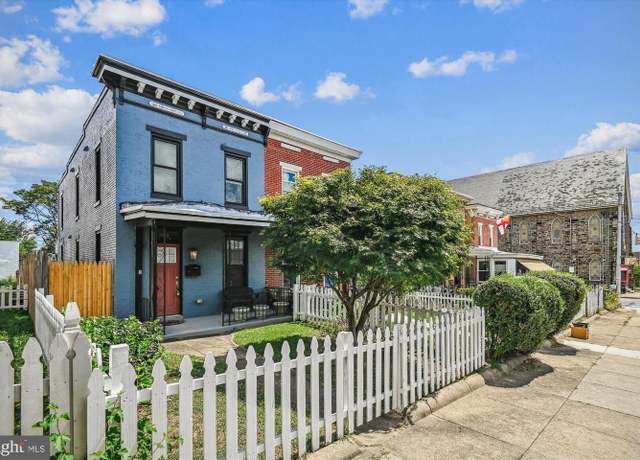 Property at 3709 Roland Ave, Baltimore, MD 21211, 2 beds, 2.5 baths