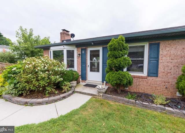 Property at 1 Manchester Ct, Brunswick, MD 21716, 3 beds, 2.5 baths