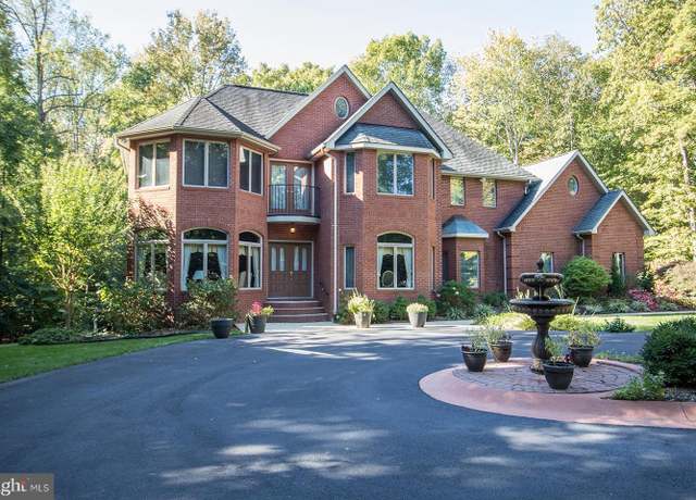 Property at 41115 Paw Paw Hollow Ln, Leonardtown, MD 20650, 4 beds, 5.5 baths