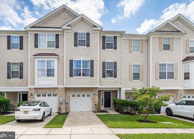 Property at 127 Acorn Dr, Mount Royal, NJ 08061, 3 beds, 2.5 baths