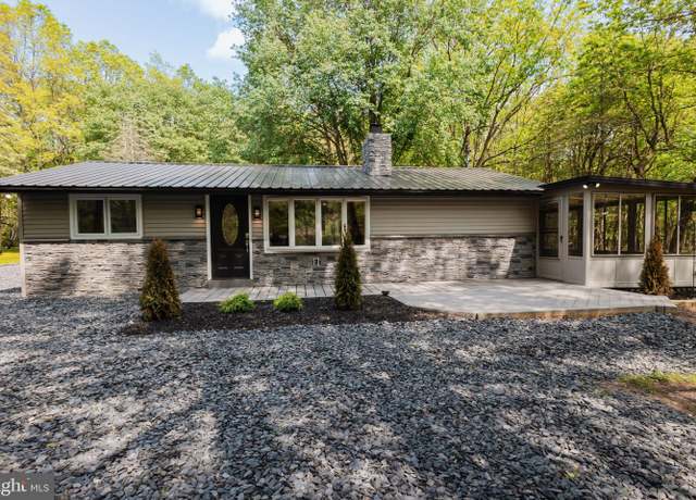 Property at 54 Skyline Dr, Albrightsville, PA 18210, 3 beds, 2 baths