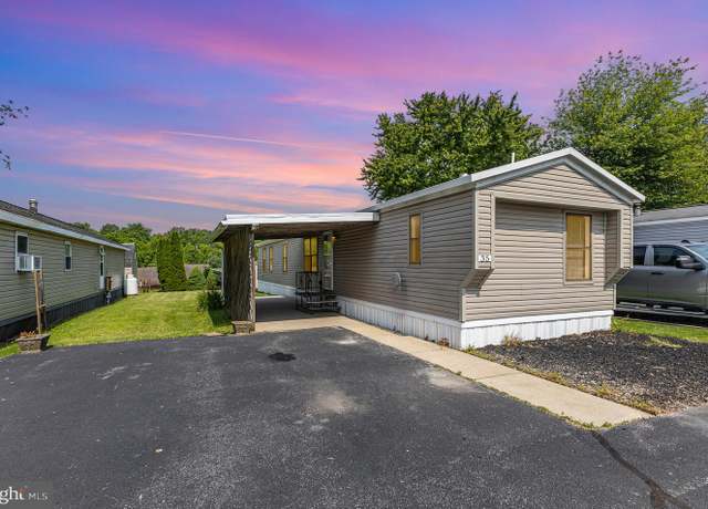Property at 35 Reo Dr, Palmyra, PA 17078, 3 beds, 2 baths