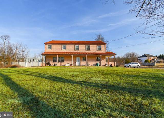 Property at 87 Chestnut Ln, North Wales, PA 19454, 6 beds, 3.5 baths