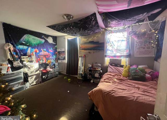 Property at 2425 W Montgomery Ave, Philadelphia, PA 19121, 7 beds, 2 baths