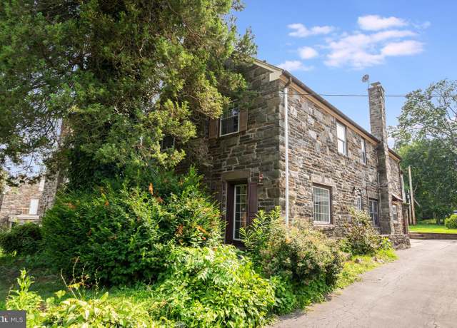 Property at 2404 Golf Rd, Philadelphia, PA 19131, 4 beds, 2.5 baths
