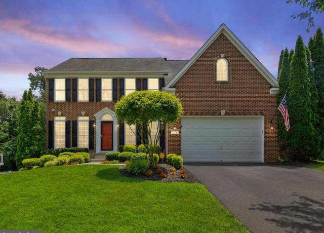 Property at 236 Preston Dr, Warrenton, VA 20186, 6 beds, 3.5 baths