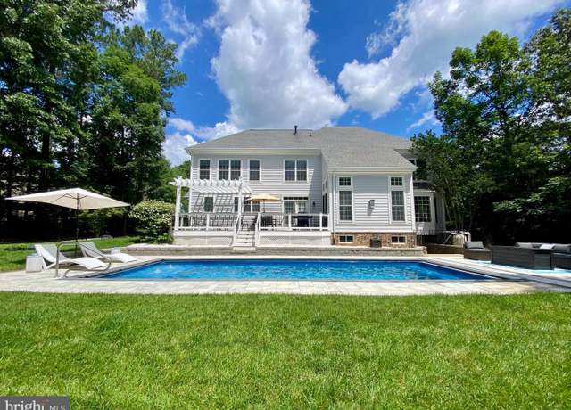 Property at 11220 Chivalry Chase Ln, Spotsylvania, VA 22551, 4 beds, 4.5 baths