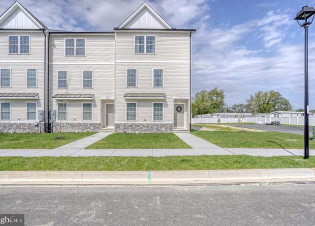Property at 240 Rojan Rd #16, Dover, DE 19901, 3 beds, 2.5 baths