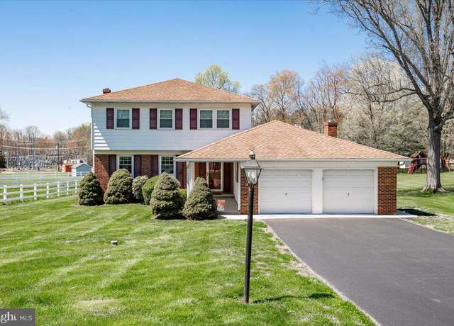 Property at 618 Venture Rd, Hockessin, DE 19707, 4 beds, 2.5 baths