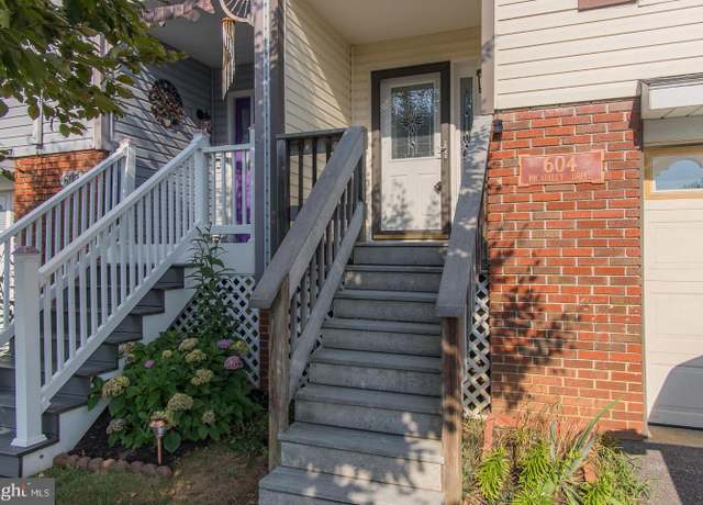 Property at 604 Picadilly Dr, Hagerstown, MD 21740, 2 beds, 1.5 baths