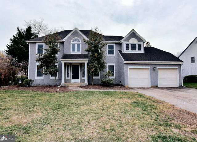 Property at 21 Horseshoe Dr, Mount Laurel, NJ 08054, 4 beds, 2.5 baths