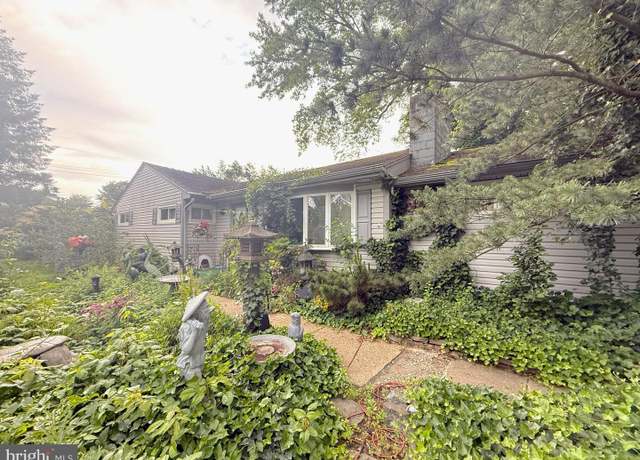 Property at 240 Elm Ave, Woodbury Heights, NJ 08097, 3 beds, 1 bath