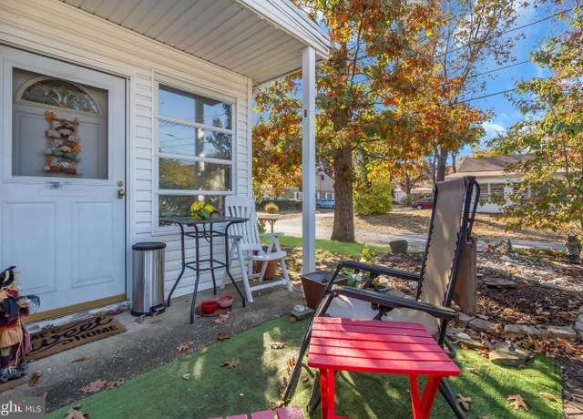 Property at 6 Hemlock St Unit B, Toms River, NJ 08757, 1 bed, 1 bath