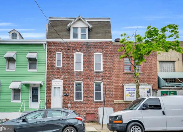 Property at 407 N 11th St, Reading, PA 19604, 4 beds, 1.5 baths