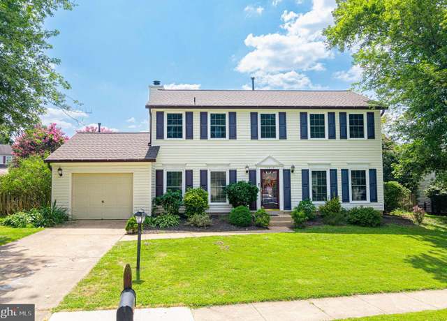 Property at 14515 William Carr Ln, Centreville, VA 20120, 4 beds, 2.5 baths