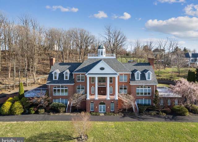 Property at 18037 Clendenning Cir, Round Hill, VA 20141, 5 beds, 5.5 baths