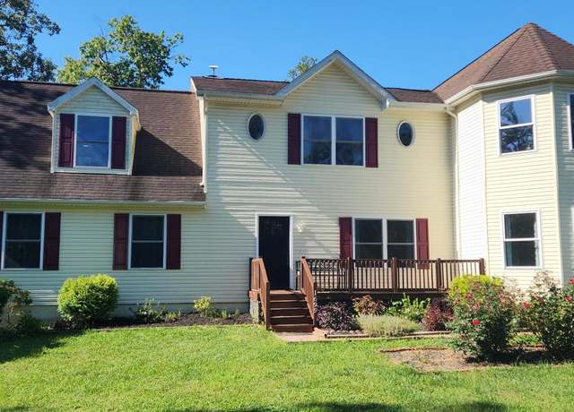 Property at 1699 Strasburg Rd, Front Royal, VA 22630, 4 beds, 2.5 baths