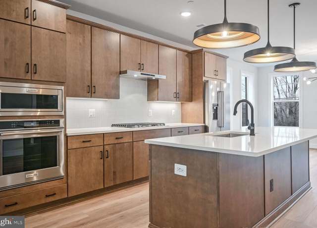 Property at 6026 Montrose Rd, North Bethesda, MD 20852, 3 beds, 2.5 baths