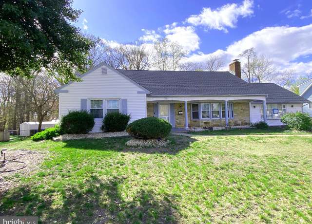 Property at 30 Winterberry Ln, Willingboro, NJ 08046, 4 beds, 3 baths