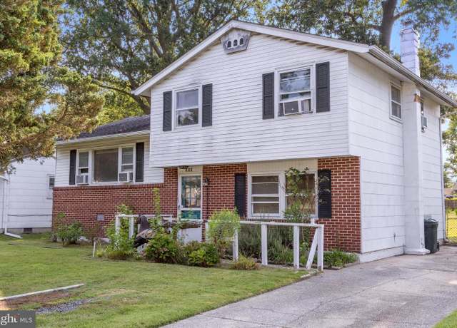 Property at 319 Twin Lakes Blvd, Little Egg Harbor Twp, NJ 08087, 3 beds, 1.5 baths