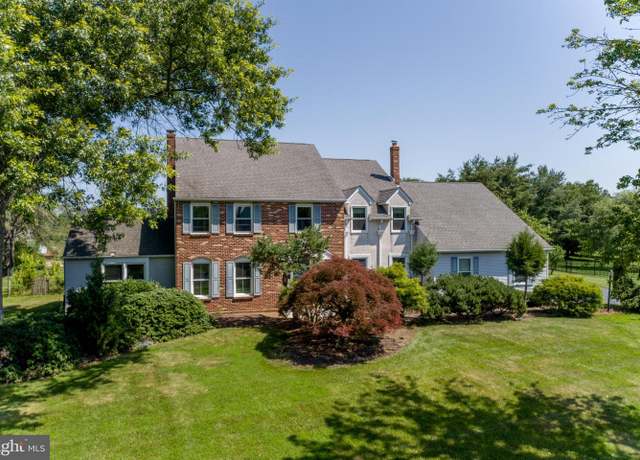 Property at 105 Wood Dr, Southampton, PA 18966, 4 beds, 2.5 baths
