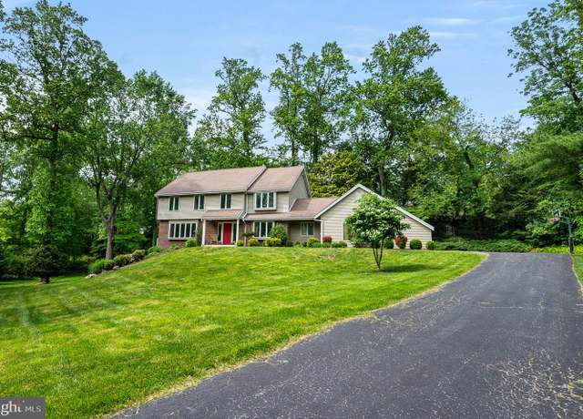 Property at 211 Fox Ln, Wallingford, PA 19086, 4 beds, 3.5 baths