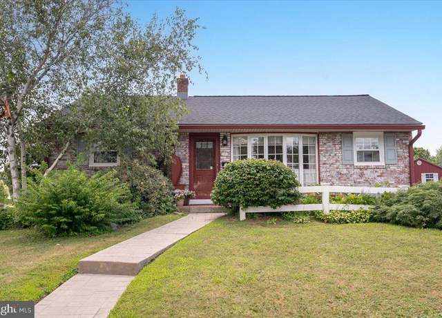 Property at 117 Vinsmith Ave, Aston, PA 19014, 3 beds, 1.5 baths