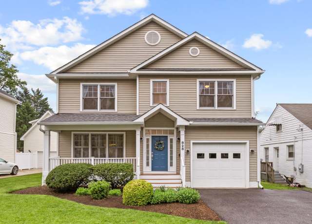 Property at 828 N Wakefield St N, Arlington, VA 22203, 5 beds, 3.5 baths
