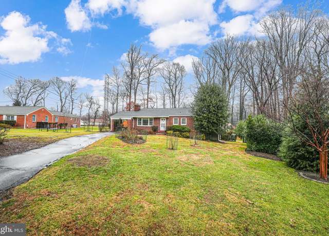 Property at 8600 Locust Dr, Vienna, VA 22180, 3 beds, 2 baths