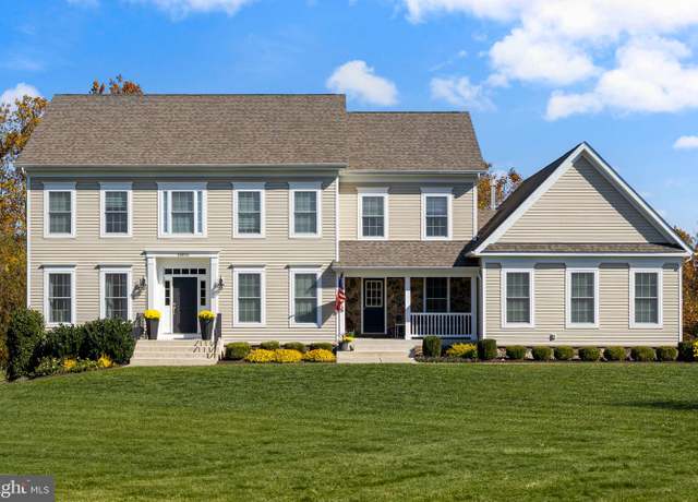 Property at 18856 Clara Mae Ct, Round Hill, VA 20141, 5 beds, 4.5 baths
