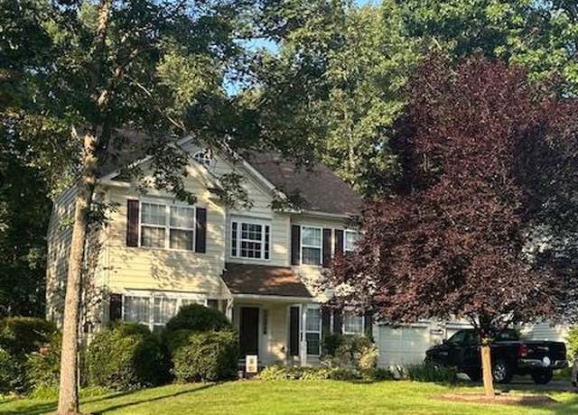 Property at 9517 Charlesfield Dr, Fredericksburg, VA 22407, 5 beds, 2.5 baths