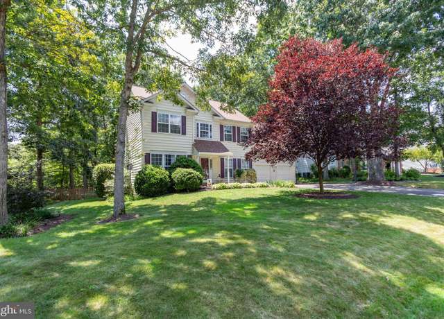 Property at 9517 Charlesfield Dr, Fredericksburg, VA 22407, 5 beds, 2.5 baths