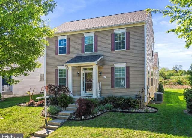 Property at 1241 N Fairfax Blvd, Ranson, WV 25438, 4 beds, 2.5 baths