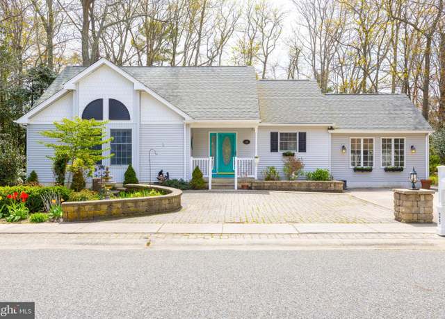 Property at 29 Summer Cir, Cape May, NJ 08204, 3 beds, 2 baths