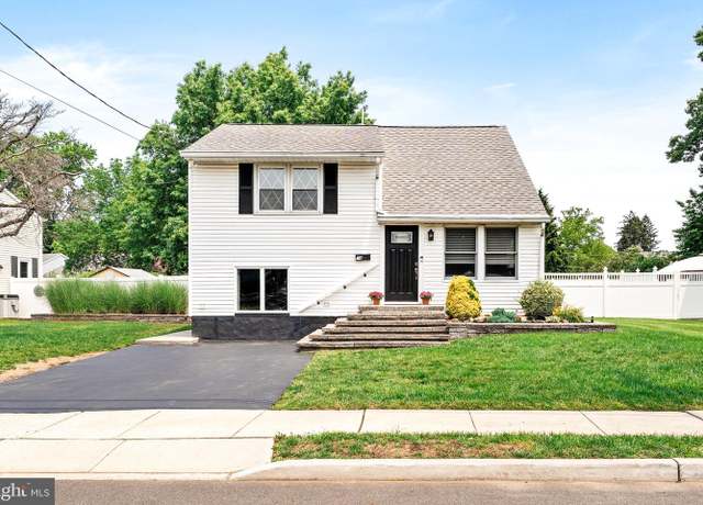 Property at 16 Magnolia Ln, Hamilton, NJ 08610, 3 beds, 2 baths