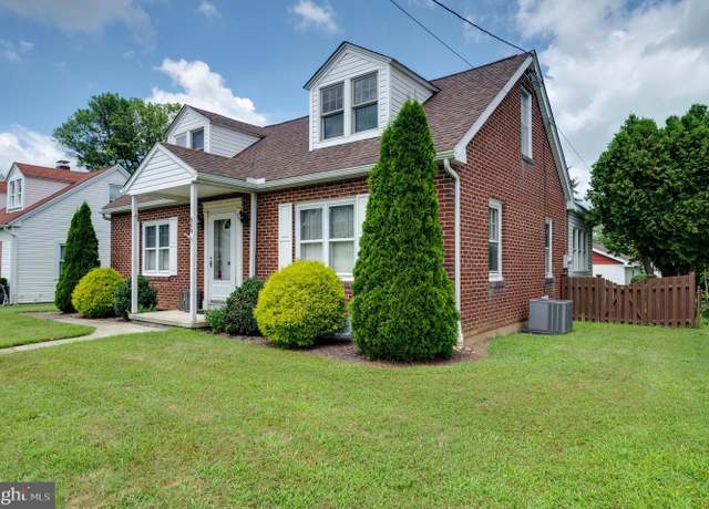 Property at 909 N 9th St, Wyomissing, PA 19610, 4 beds, 2 baths
