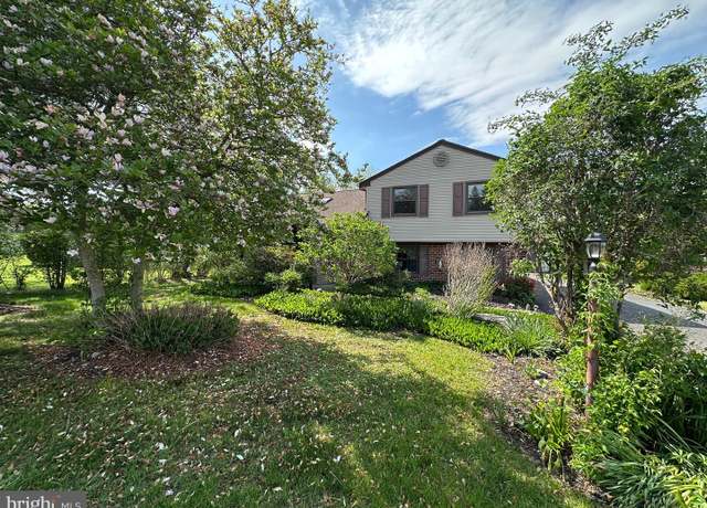 Property at 900 Marshall Dr, Warminster, PA 18974, 4 beds, 1.5 baths