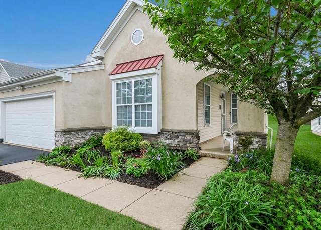 Property at 926 Laurens Ln, Warwick, PA 18974, 2 beds, 2 baths