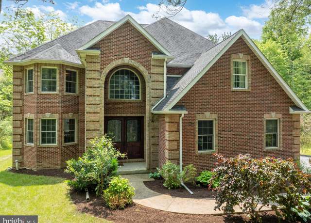 Property at 120 Meadowview Dr, State College, PA 16801, 4 beds, 3.5 baths