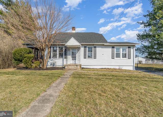 Property at 103 S Lockwillow Ave, Harrisburg, PA 17112, 3 beds, 1 bath