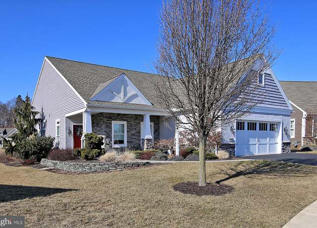 Property at 1032 Bradford Cir, Lebanon, PA 17042, 2 beds, 2 baths