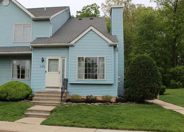 Property at 375 Pondview Dr, Harleysville, PA 19438, 2 beds, 1.5 baths
