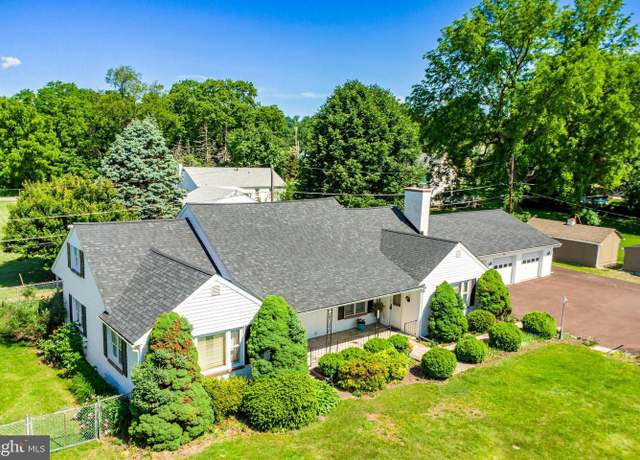 Property at 215 Yocum Rd, Oaks, PA 19456, 3 beds, 2 baths