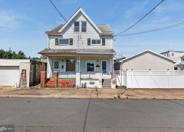 Property at 6 S Spruce St, Mount Carmel, PA 17851, 4 beds, 1 bath