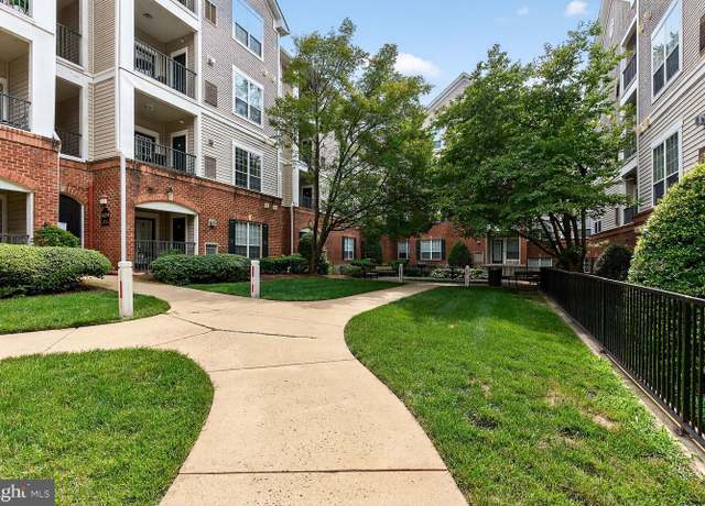Property at 4854 Eisenhower Ave #249, Alexandria, VA 22304, 2 beds, 1 bath